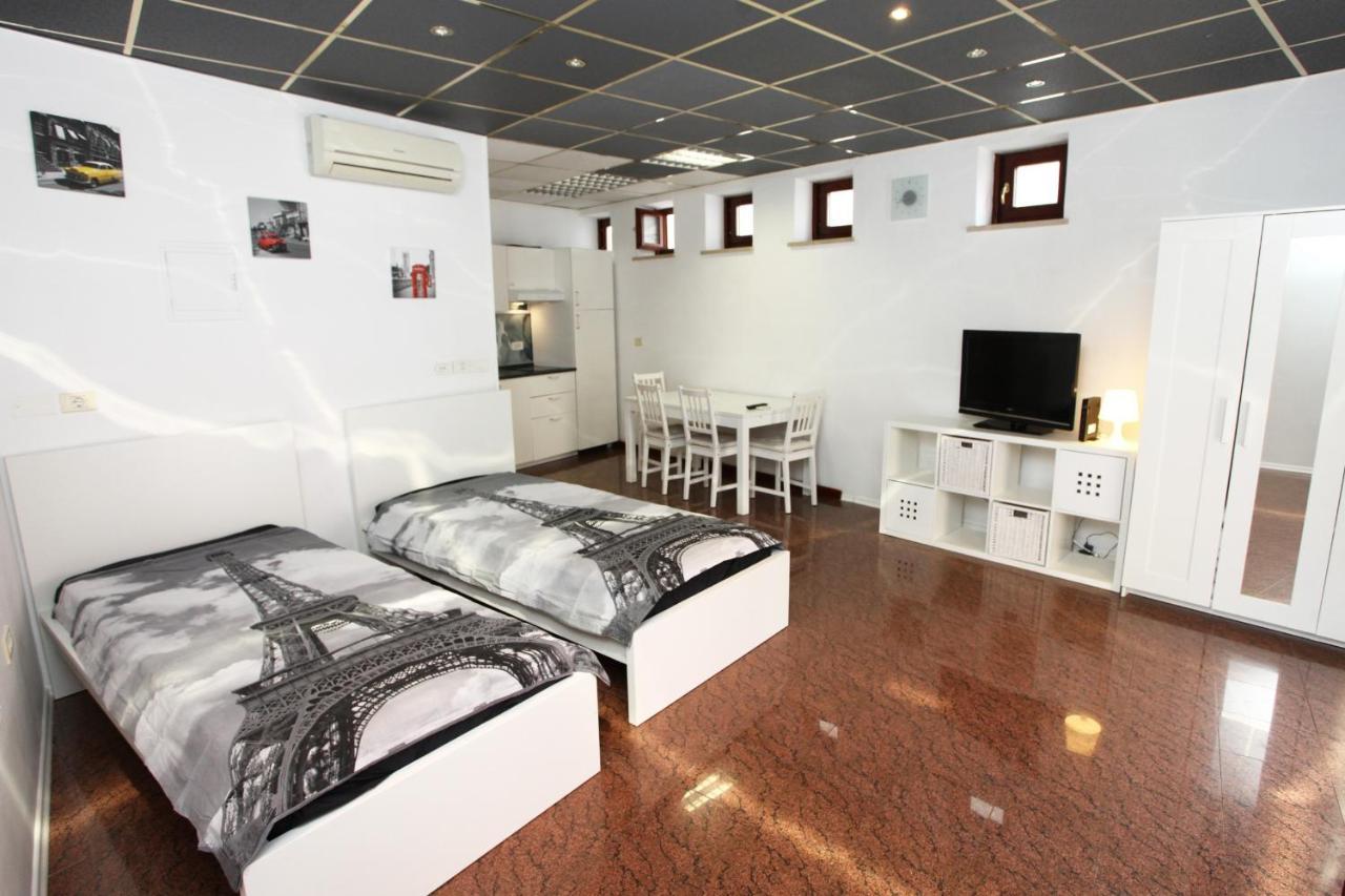 Koper Central King Studio Samo Exterior foto